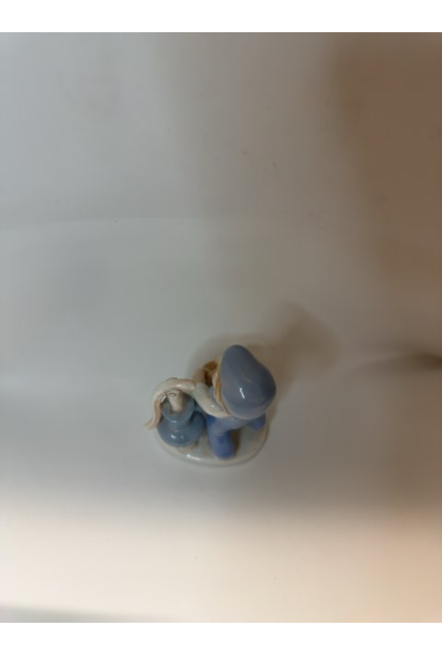 Figur dreng med spand